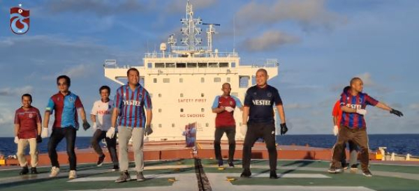 Οι «νικητές» της Eurovision: Οπαδοί της Τραμπζονσπόρ χορεύουν το «Number One» της Παπαρίζου (βίντεο)