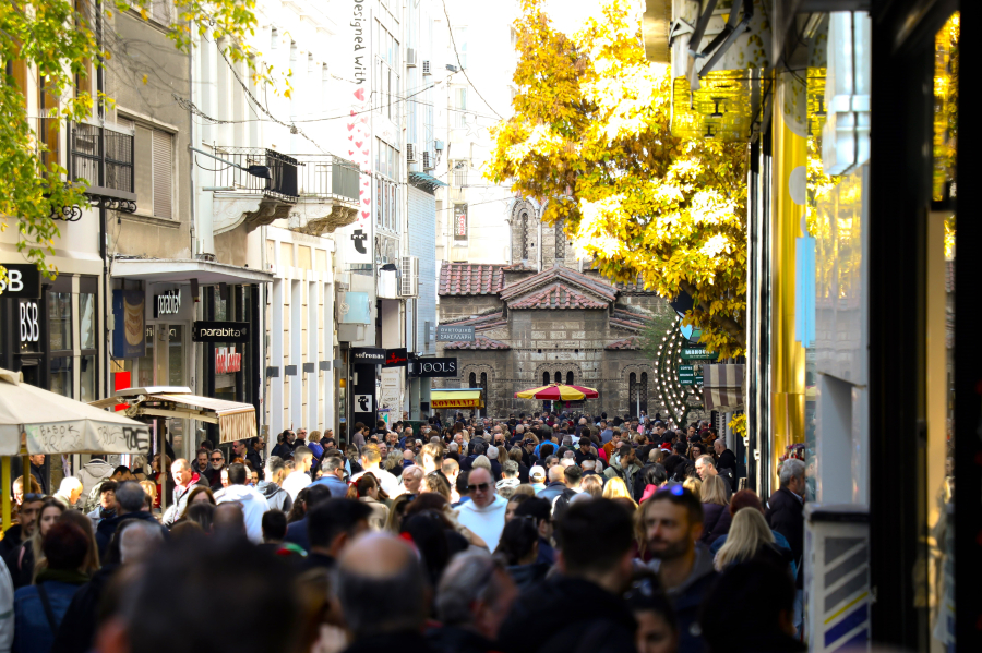 Πλατιά χαμόγελα στο λιανεμπόριο από τον Χριστουγεννιάτικο τζίρο της αγοράς