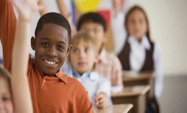 Καταγγελίες για αποκλεισμό μεγάλου αριθμού παιδιών από τον νόμο για την ιθαγένεια