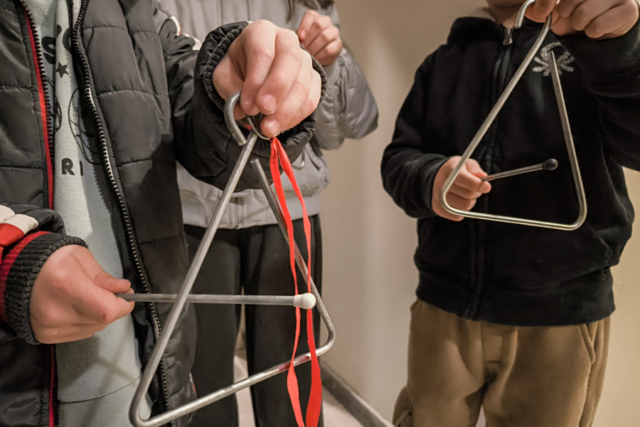 Κάλαντα Πρωτοχρονιάς: Αρχιμηνιά κι αρχιχρονιά - Τα έθιμα και οι στίχοι