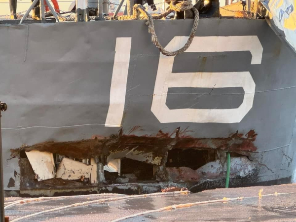 Θεσσαλονίκη: Ρήγμα στο αντιτορπιλικό «Βέλος» εξαιτίας της θαλασσοταραχής