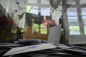 Δημοσκόπηση MRB: Στο 23,7% η ΝΔ, δεύτερο το ΠΑΣΟΚ (11%) - Τι απαντούν για κόμμα Τσίπρα και Σαμαρά
