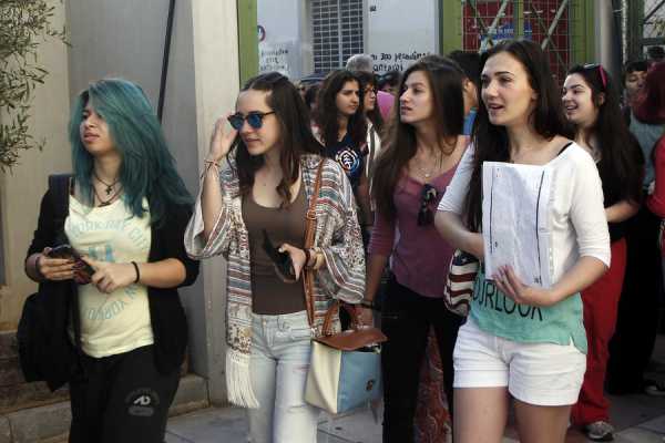 Συμβουλές σε γονείς για στήριξη των παιδιών κατά τις Πανελλήνιες 2016