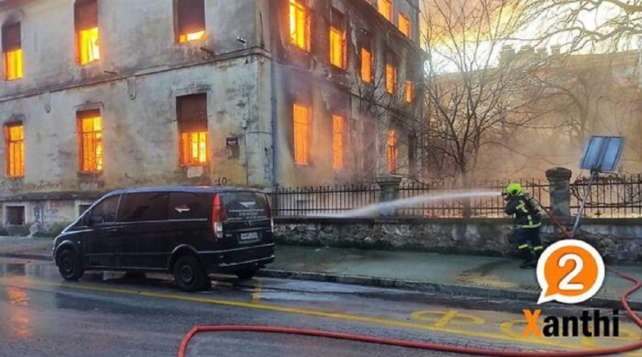 Μεγάλη φωτιά στο κέντρο της Ξάνθης