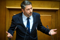 Το... συστημικό «παρών» του ΠΑΣΟΚ