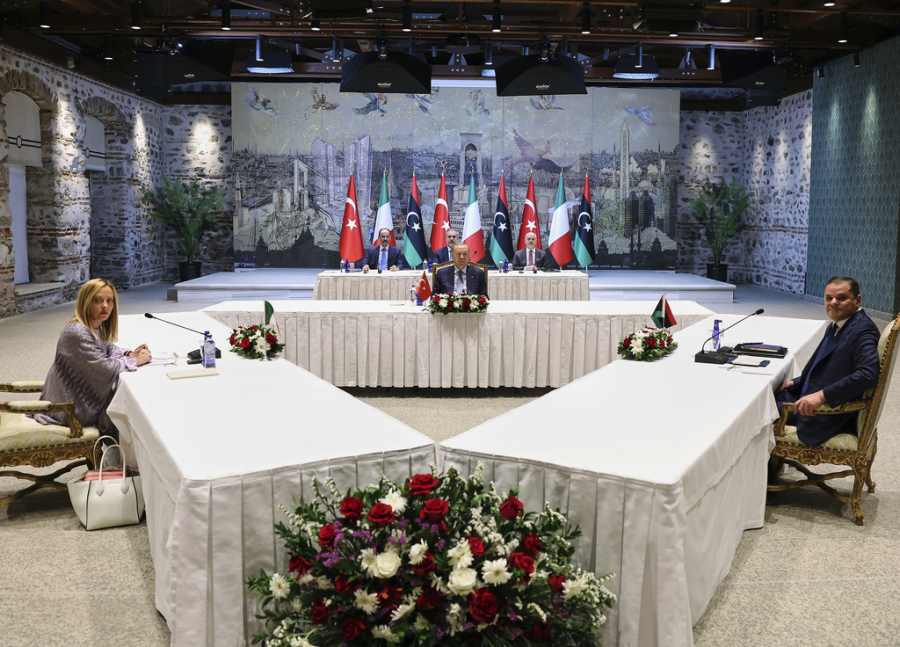 Αποφασίζουν για εμάς χωρίς εμάς: Το μεταναστευτικό φέρνει πιο κοντά Τουρκία - Ιταλία - Λιβύη, απούσα η Ελλάδα