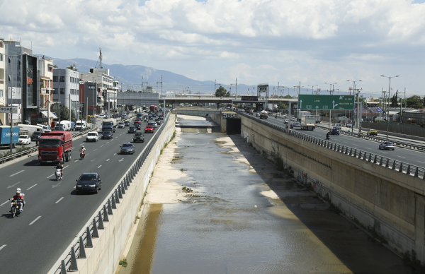 SOS για τον Κηφισό εκπέμπουν οι δήμαρχοι Νίκαιας, Πειραιά, Μοσχάτου-Ταύρου