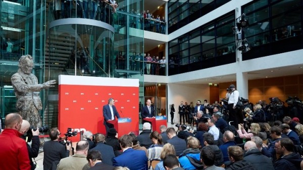 Ικανοποίηση στα ηγετικά στελέχη του SPD από το «ναι» στον «μεγάλο» συνασπισμό