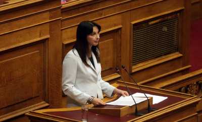 Συνάντηση της Έλενας Κουντουρά με τον πρεσβευτή της Ρωσίας στην Αθήνα