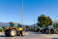 Μπλόκα αγροτών: Σήμερα η απόφαση για τη συνέχεια - Εξετάζεται κάθοδος στην Αθήνα