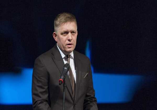 Φίτσο: Να σταματήσουν τα δημοψηφίσματα «που απειλούν την ΕΕ»