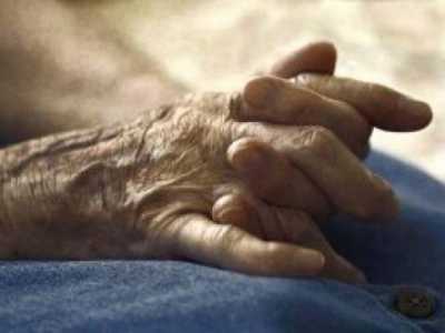 11 τροφές που σε κάνουν να γερνάς γρηγορότερα και πρέπει να αποφεύγεις!