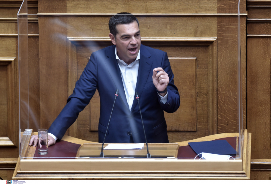 Τσίπρας στη Βουλή: Αν τα διχίλιαρα του 2007 είναι εποποϊία τότε τι είναι οι απευθείας αναθέσεις;