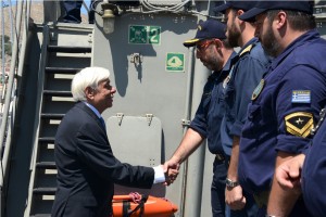 Νέες τουρκικές προκλήσεις με ηχητικές παρενοχλήσεις στο ελικόπτερο του ΠτΔ