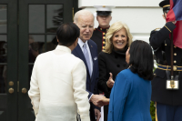 Τζο και Τζιλ Μπάιντεν είχαν τα τυχερά τους: Από διαμάντια μέχρι... αγάλματα τα δώρα που πήραν από ηγέτες