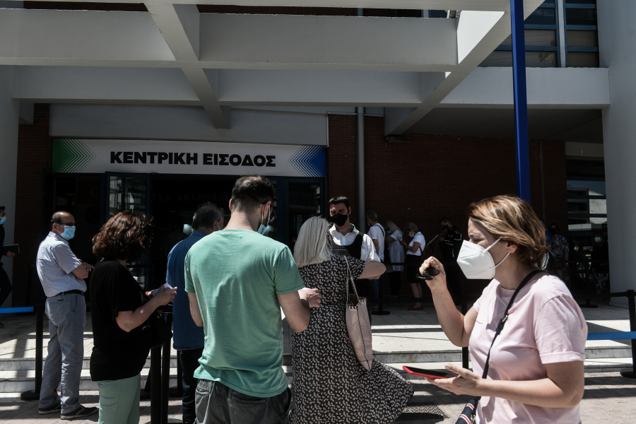 Κορονοϊός: Ανήσυχοι οι επιστήμονες για την σαρωτική πορεία της μετάλλαξης Β318 στην Ελλάδα