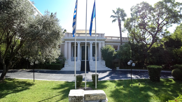 Τα ραβασάκια στους εξωκοινοβουλευτικούς