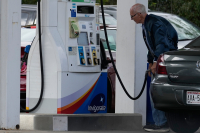Πετρέλαιο: Στα 102 δολάρια με φόντο τις γεωπολιτικές εντάσεις