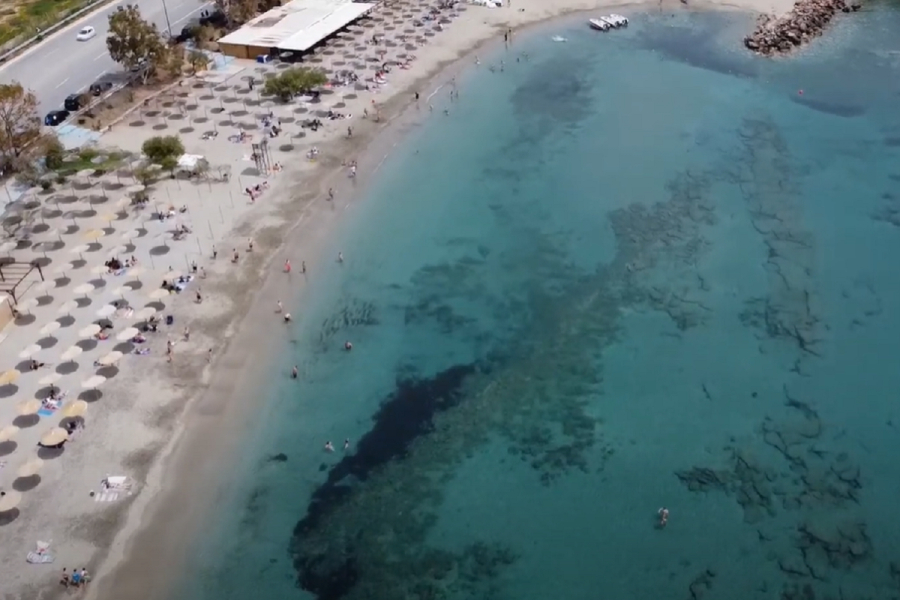 Οι 3 πραγματικά κρυφές παραλίες κοντά στην Αθήνα που αποκλείεται να ξέρεις