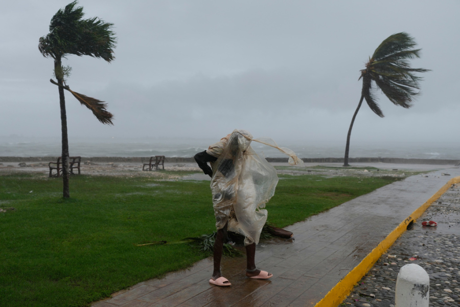 Σε μέγεθος... Τέξας ο τυφώνας Μελίσσα: Η καταιγίδα του αιώνα «σαρώνει» την Κούβα - Live εικόνα