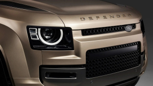 Defender αμερικανικής παραγωγής; Η JLR εξετάζει συνεργασία με τη Stellantis!