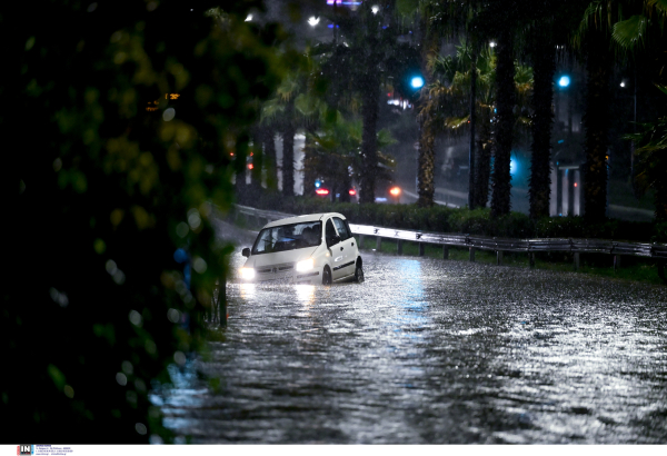 Αμείλικτα ερωτήματα για το ρεβεγιόν με βοθρολύματα στην παραλιακή