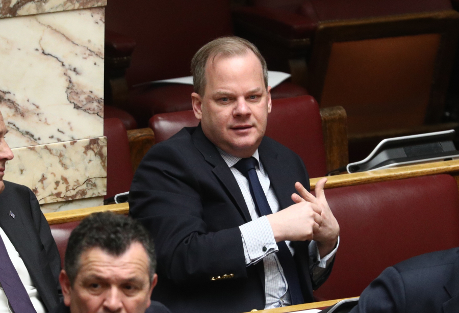 Βουλή: «Κλειδώνει» η ημερομηνία ψηφοφορίας για Καραμανλή