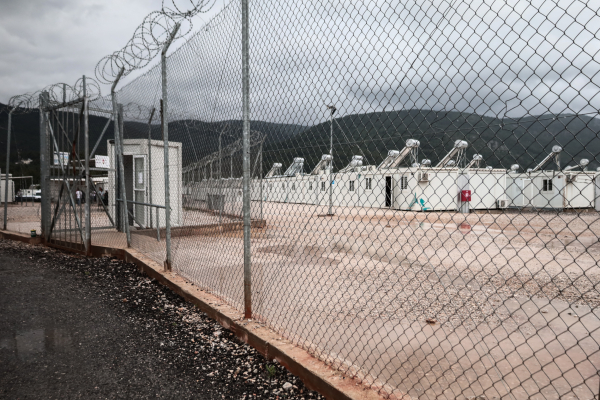 Σέρρες: Ποινή φυλάκισης χωρίς αναστολή για την απόπειρα απόδρασης από τη δομή μεταναστών