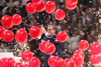 «Σάρωσε» ο Αλεξάνταρ Βούτσιτς στις εκλογές, κυρίαρχος ξανά στην πολιτική «σκηνή»