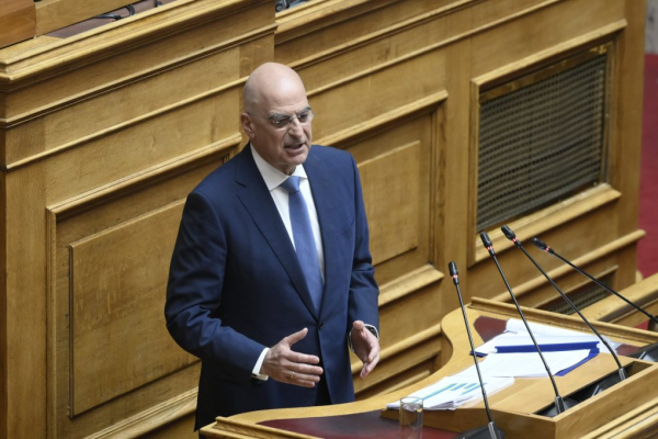 Δένδιας: Έρχονται νέες συγχωνεύσεις στρατοπέδων – Το «μπαλάκι» στο ΥΠΟΙΚ για το «SAFE»