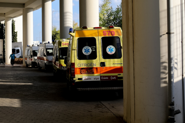 Αθήνα: «Βουτιά θανάτου» για 32χρονη εν ώρα εργασίας - Είπε «βγαίνω για τσιγάρο», έπεσε από τον 6ο