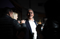 Όσα είπε ο Τσίπρας στον Αποστολάκη για την έδρα - Για «ντροπιαστική αποστασία» κατηγορεί τον ναύαρχο ο ΣΥΡΙΖΑ