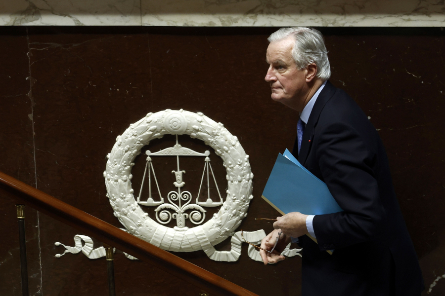 Γαλλία: Μπαρνιέ... c&#039;est fini - Κατέρρευσε η κυβέρνηση, η επόμενη ημέρα