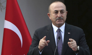 Τσαβούσογλου: Η Τουρκία δεν θέλει να γίνει το Ιράκ πεδίο μάχης ξένων δυνάμεων