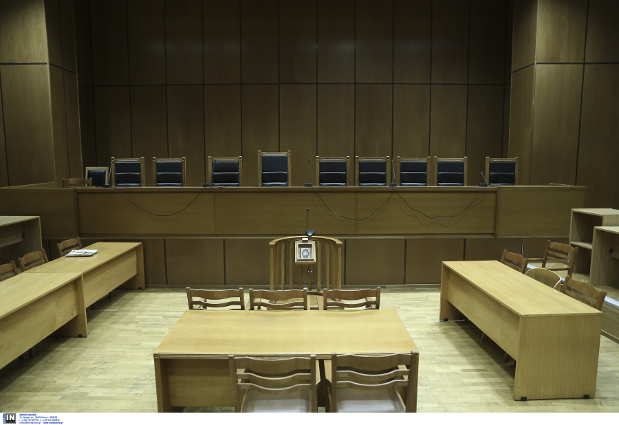 Απείλησε να σκοτώσει τον πατέρα του με πριόνι