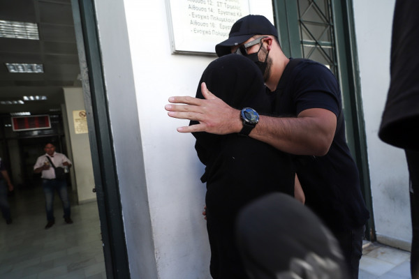 Επίθεση με βιτριόλι: Εισήγηση εισαγγελέα για παραπομπή της 36χρονης σε δίκη για απόπειρα ανθρωποκτονίας