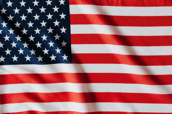 Ο Αμερικανός πρέσβης στη Μόσχα ζήτησε από τη Ρωσία να σεβαστεί το διεθνές δίκαιο