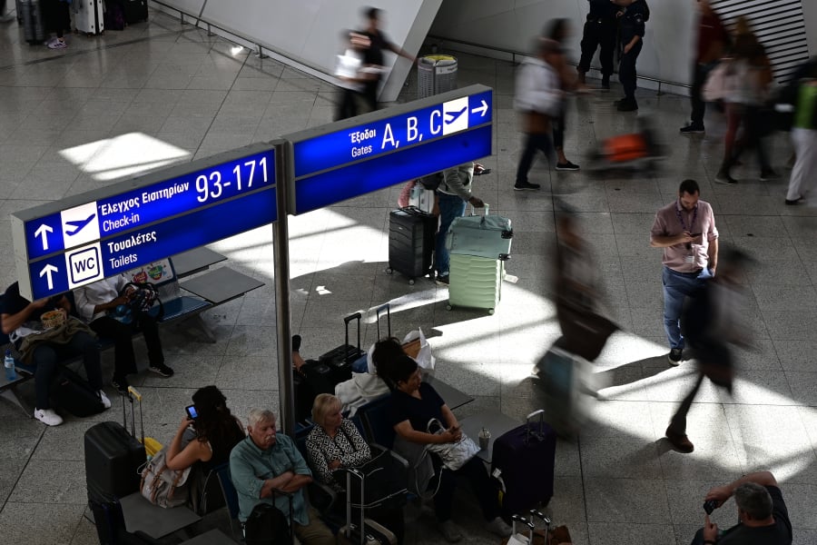Σε ισχύ το σύστημα «ψηφιακών συνόρων» στην Ευρωπαϊκή Ένωση - Όσα αλλάζουν για τους ταξιδιώτες