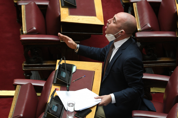 Το χρονικό της προαναγγελθείσας διαγραφής του Κωνσταντίνου Μπογδάνου, γιατί «τράβηξε» το σχοινί