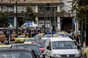 Μποτιλιαρισμένοι οι δρόμοι στην Αττική - Κίνηση σε Κηφισό, Σταδίου, Κηφισίας και κέντρο
