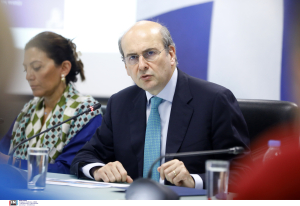 Χατζηδάκης για συμφωνία ΓΕΚ ΤΕΡΝΑ - Masdar: «Απόδειξη εμπιστοσύνης στην ελληνική οικονομία»
