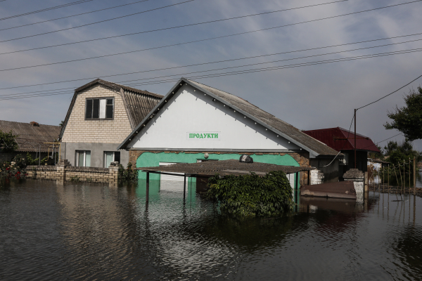 Κατοχή, βομβαρδισμοί και τώρα πλημμύρες: Ο ατελείωτος εφιάλτης των κατοίκων της Χερσώνας