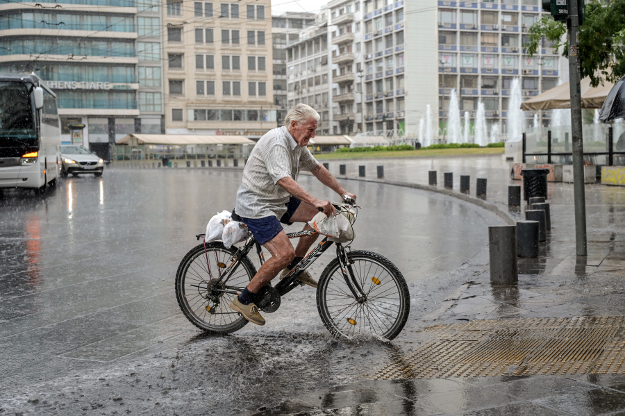 Κλέαρχος Μαρουσάκης: Ο εμποδιστής «Ρεξ» πιθανόν να μας φέρει την πρώτη κακοκαιρία για το Φθινόπωρο