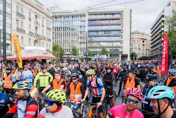 28ος Ποδηλατικός Γύρος της Αθήνας: Περισσότεροι από 6.500 ποδηλάτες πλημμύρισαν τους δρόμους της πόλης