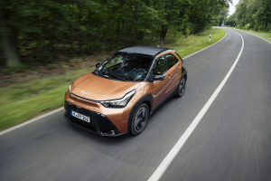 Νέο Aygo Cross Hybrid Electric: Το ultra-compact Toyota SUV, το πιο fun και αποδοτικό αυτοκίνητο πόλης