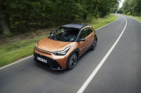 Νέο Aygo Cross Hybrid Electric: Το ultra-compact Toyota SUV, το πιο fun και αποδοτικό αυτοκίνητο πόλης