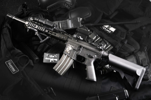 Η ΕΥΠ «τσίμπησε» 4 νεαρούς για παραγωγή πυροβόλων όπλων μέσω τρισδιάστατου εκτυπωτή