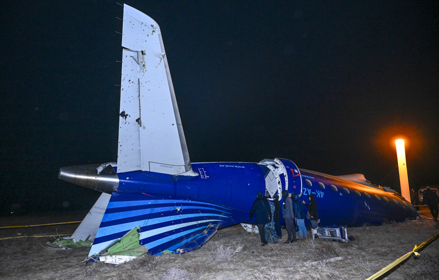 Συντριβή αεροσκάφους στο Καζακστάν: Τι συνέβη και έπεσε - Ανοιχτά όλα τα σενάρια