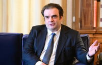 Ντεμπούτο Πιερρακάκη στο Eurogroup με βαριά ατζέντα και κρίσιμες αποφάσεις για την Ευρωζώνη