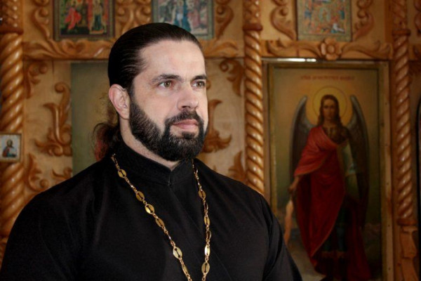 Πάτερ Μάξιμος: Ο ιερέας που έγινε πρωταθλητής του bodybuilding και έχτισε το δικό του ... ορθόδοξο γυμναστήριο (pics - vid)